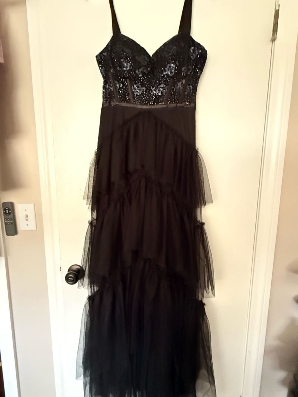 Macy's Black Sequin Bodice Tulle Evening Gown size 9/10 prom dress